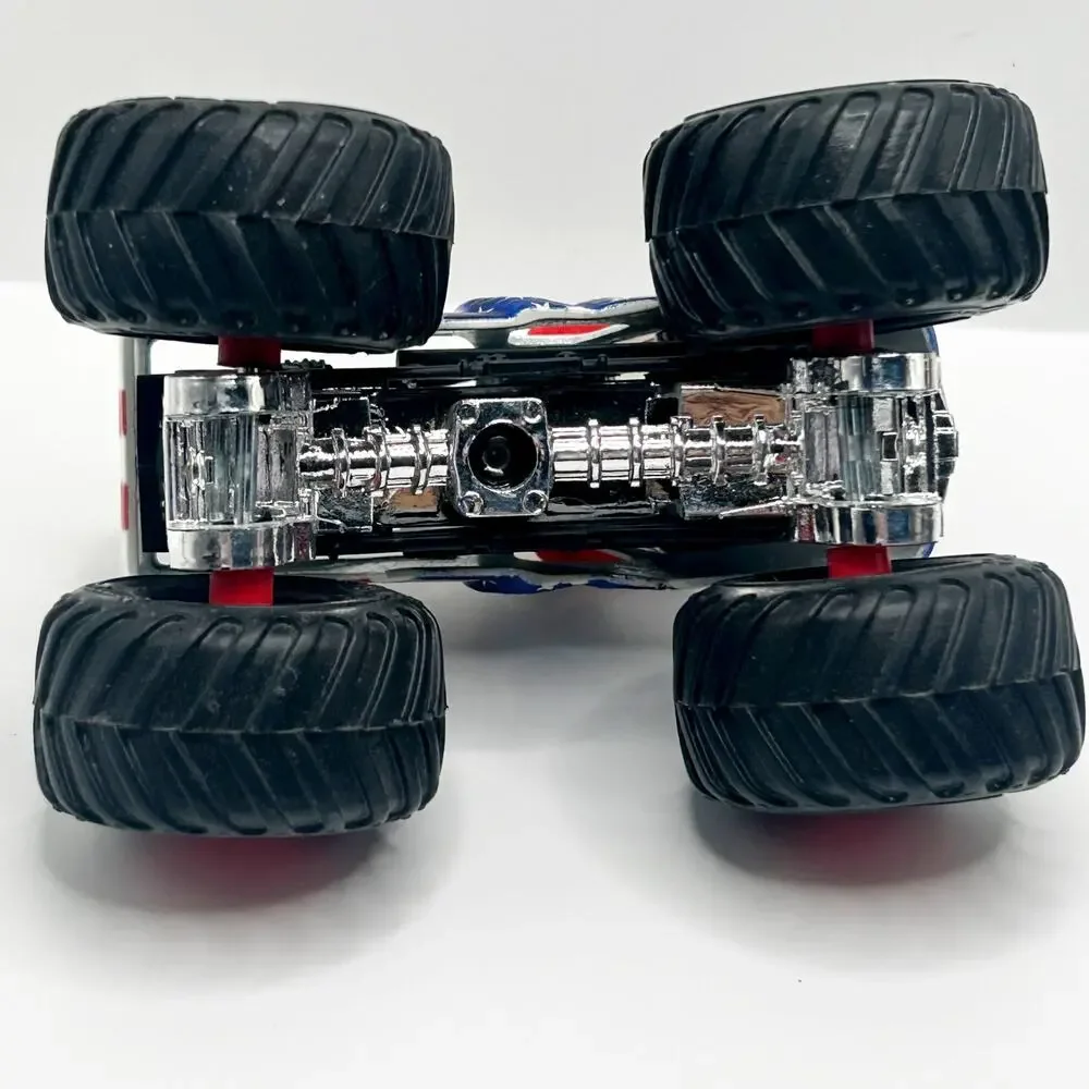 Hot Wheels Monster Jam El Toro Loco Truck 2017 Stars and Stripes 1:64 LOOSE - Picture 6 of 7
